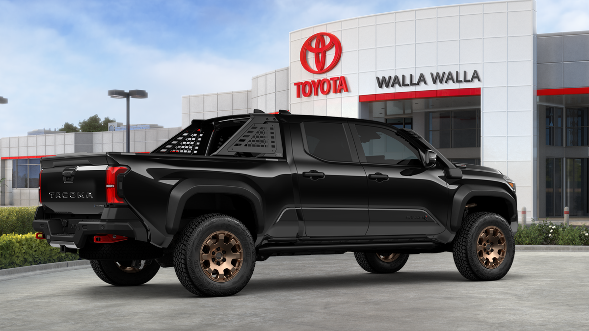 2026 Toyota Tacoma i-FORCE MAX Tacoma Trailhunter