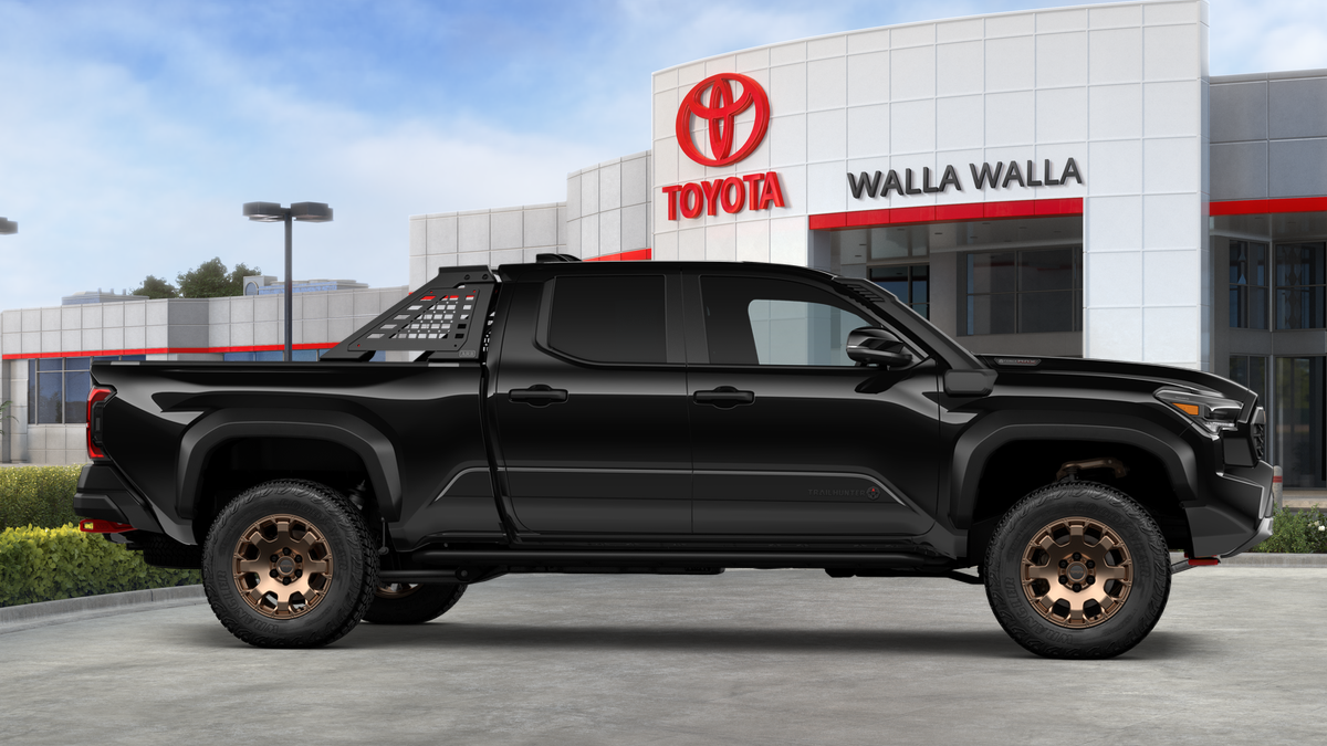 2026 Toyota Tacoma i-FORCE MAX Tacoma Trailhunter