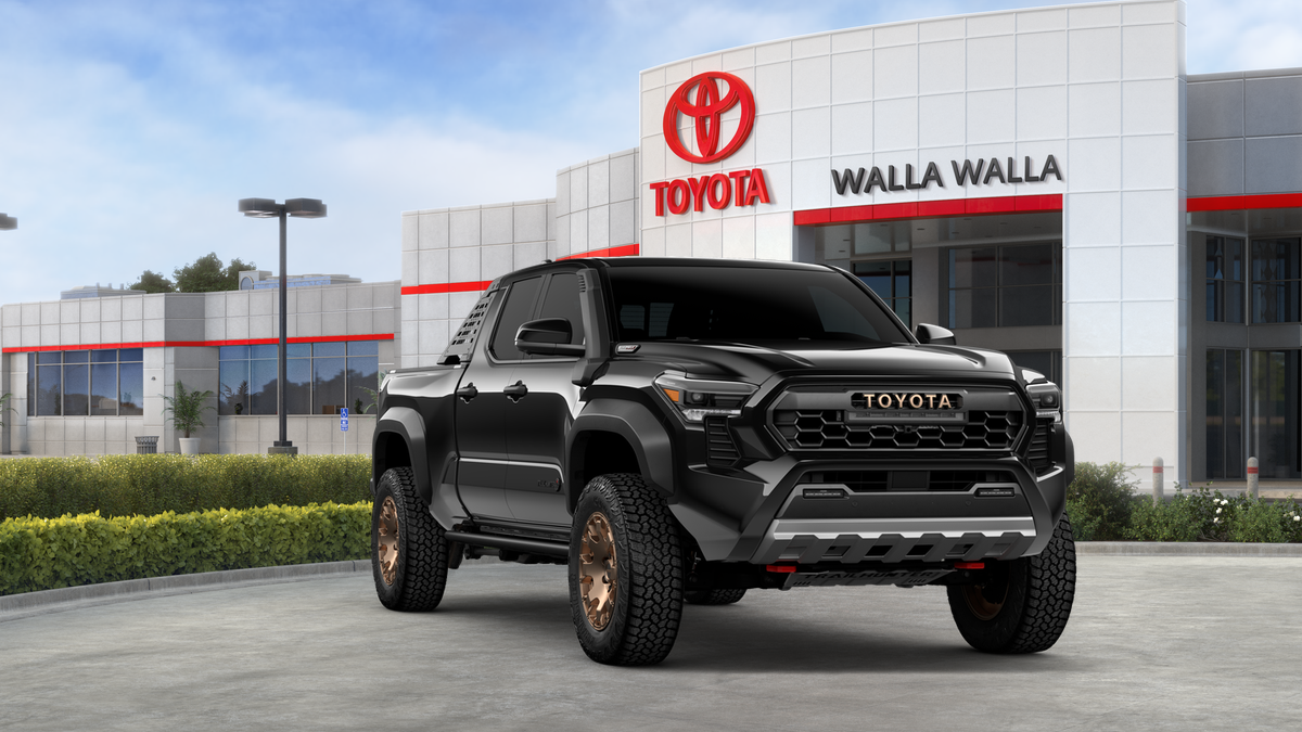 2026 Toyota Tacoma i-FORCE MAX Tacoma Trailhunter