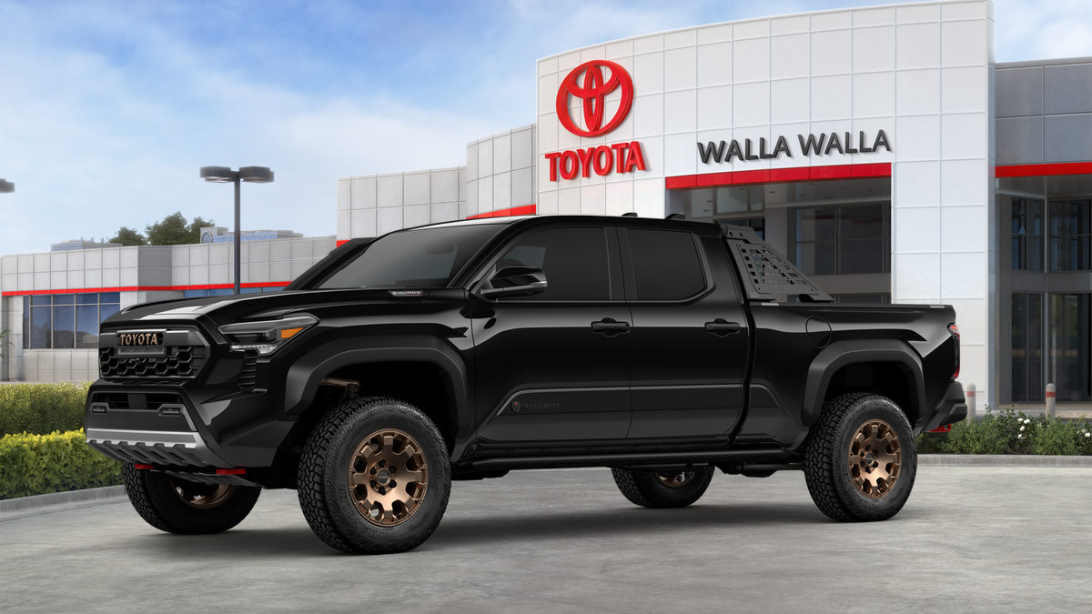 2026 Toyota Tacoma i-FORCE MAX Tacoma Trailhunter
