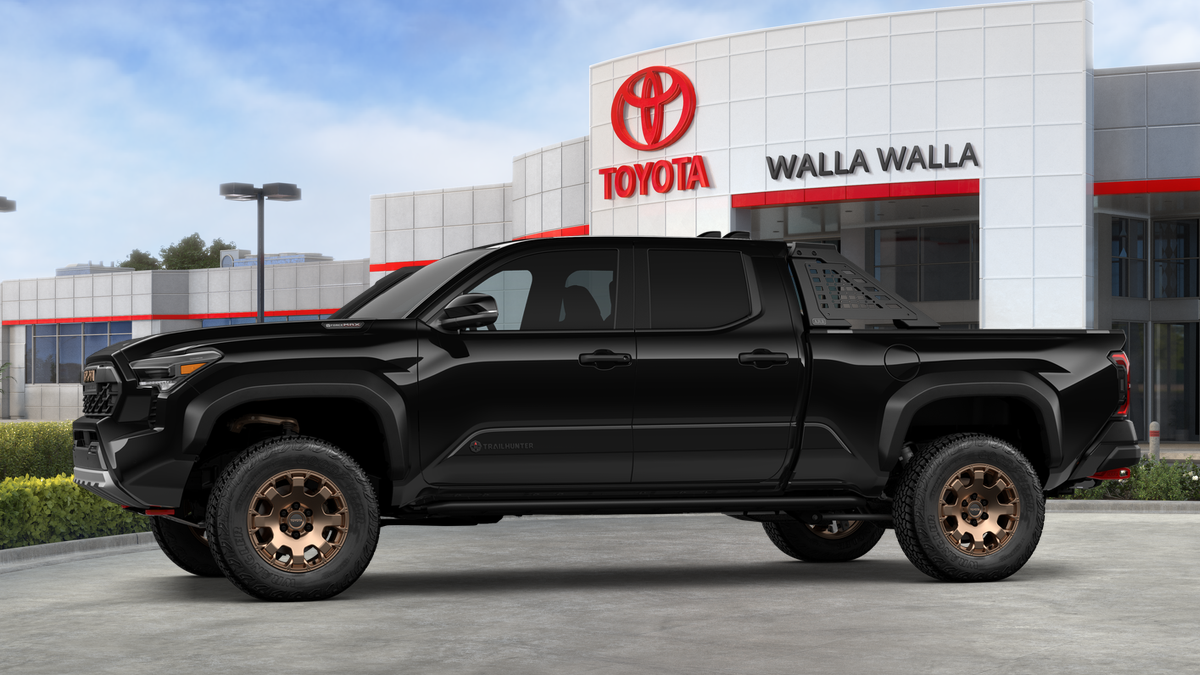 2026 Toyota Tacoma i-FORCE MAX Tacoma Trailhunter