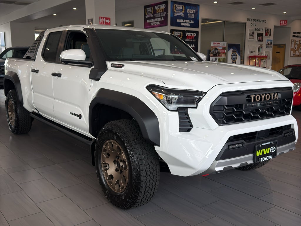 2026 Toyota Tacoma i-FORCE MAX Tacoma Trailhunter