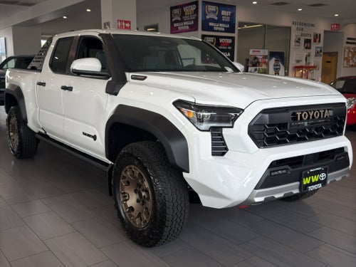 2026 Toyota Tacoma i-FORCE MAX Tacoma Trailhunter
