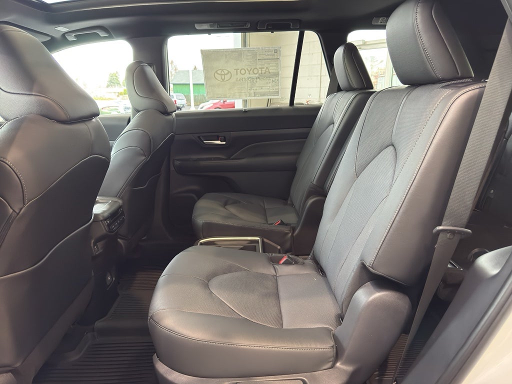 2026 Toyota Grand Highlander Hybrid Nightshade