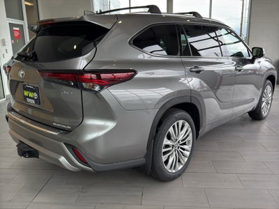 2026 Toyota Highlander Hybrid Platinum