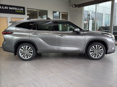 2026 Toyota Highlander Hybrid Platinum