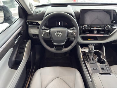 2026 Toyota Highlander Hybrid Platinum