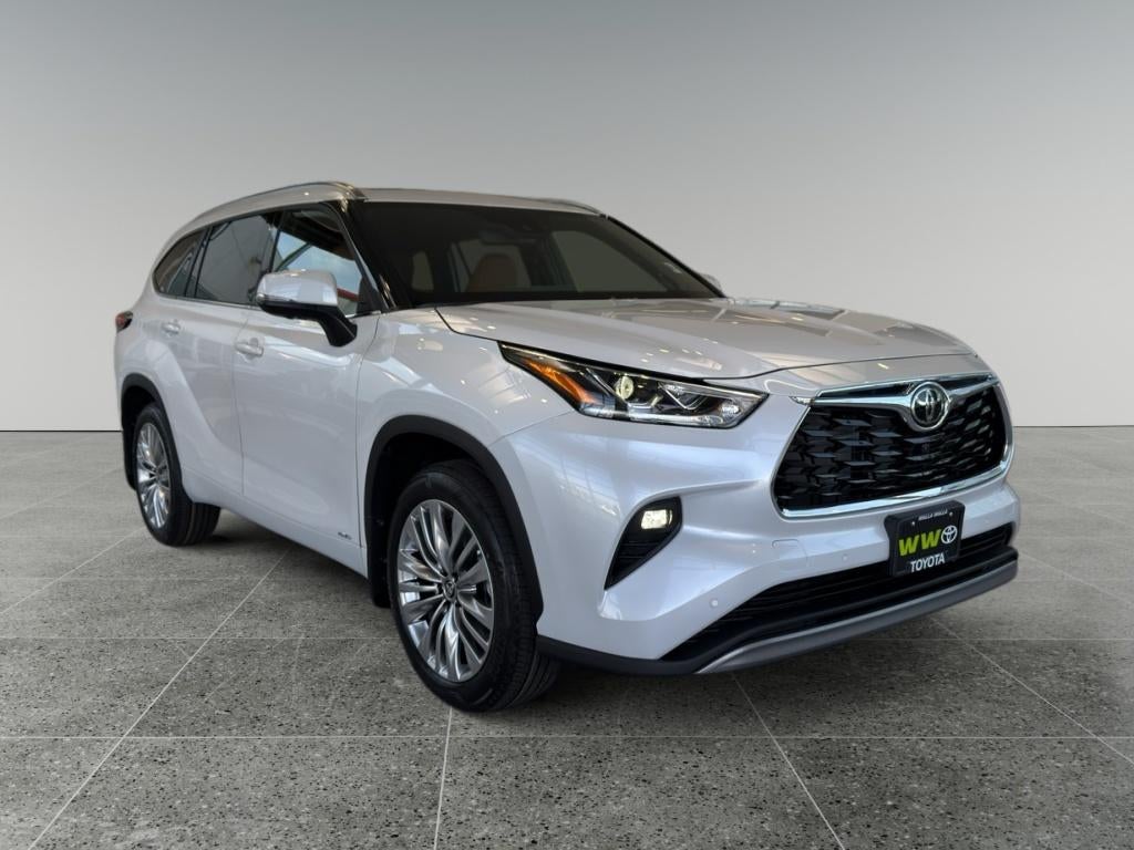 2026 Toyota Highlander Hybrid Platinum