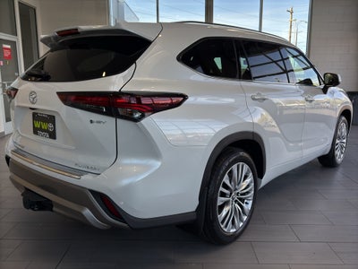 2026 Toyota Highlander Hybrid Platinum