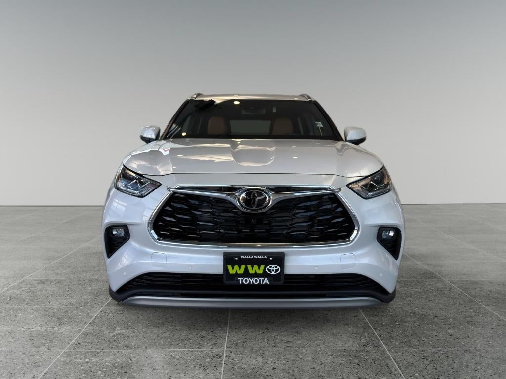 2026 Toyota Highlander Hybrid Platinum