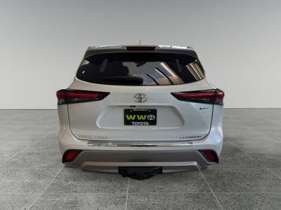 2026 Toyota Highlander Hybrid Platinum