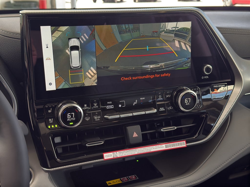 2026 Toyota Highlander Hybrid Platinum