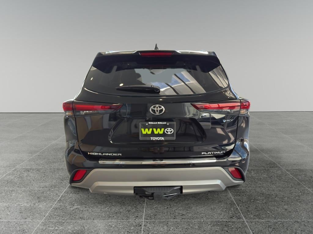 2026 Toyota Highlander Hybrid Platinum