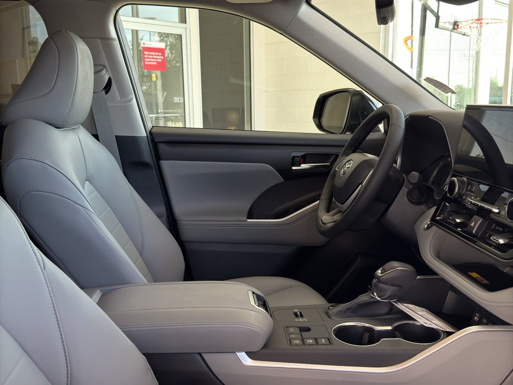 2026 Toyota Highlander Hybrid XLE