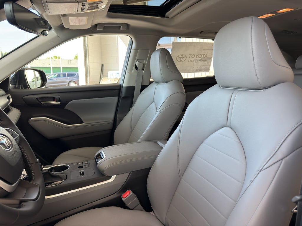 2026 Toyota Highlander Hybrid XLE
