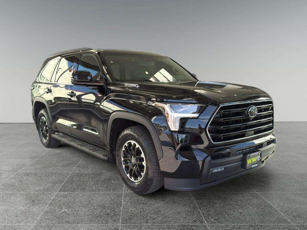 2026 Toyota Sequoia SR5 4WD i-FORCE MAX Hybrid's photo