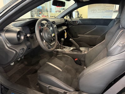 2026 Toyota GR86 Premium MT