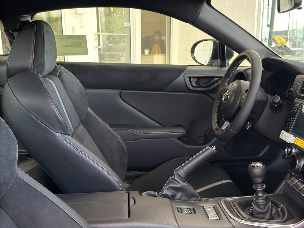 2026 Toyota GR86 Premium MT