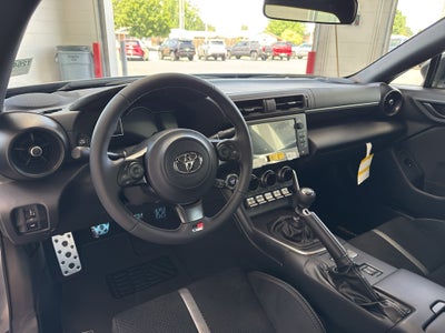 2026 Toyota GR86 Premium MT