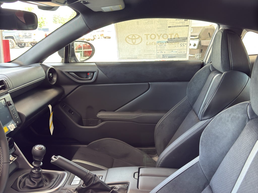 2026 Toyota GR86 Premium MT