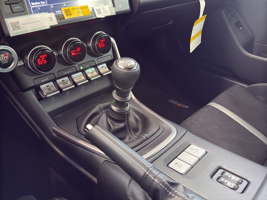 2026 Toyota GR86 Premium MT