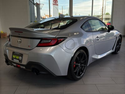 2026 Toyota GR86 Premium MT