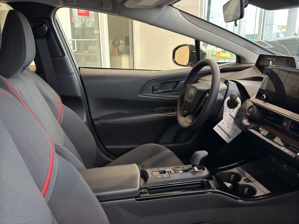 2026 Toyota Prius Plug-in Hybrid SE