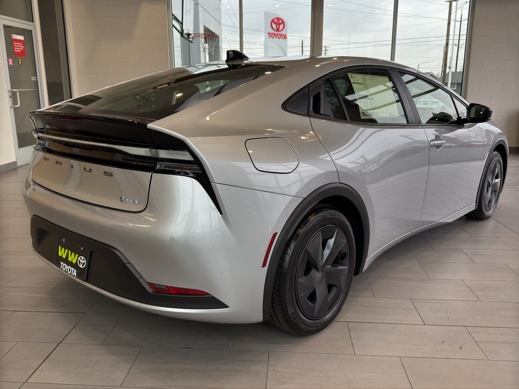 2026 Toyota Prius Plug-in Hybrid SE