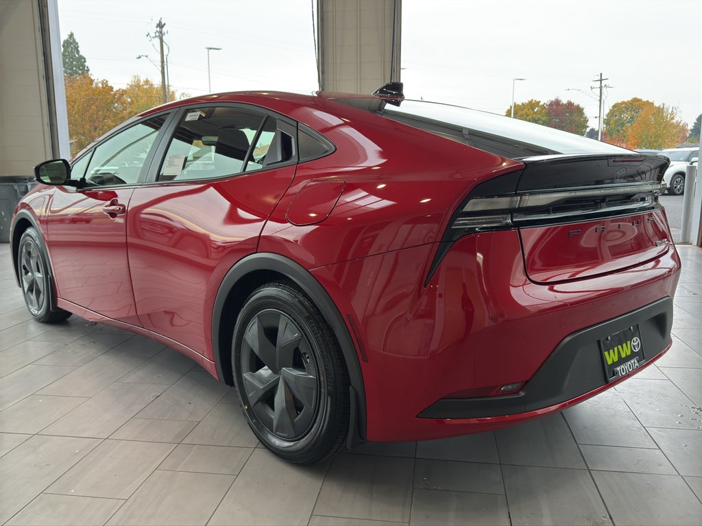 2026 Toyota Prius Plug-in Hybrid SE