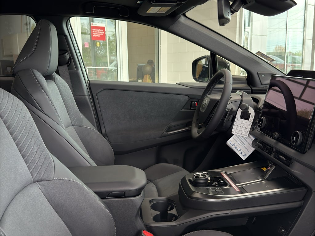 2026 Toyota C-HR XSE