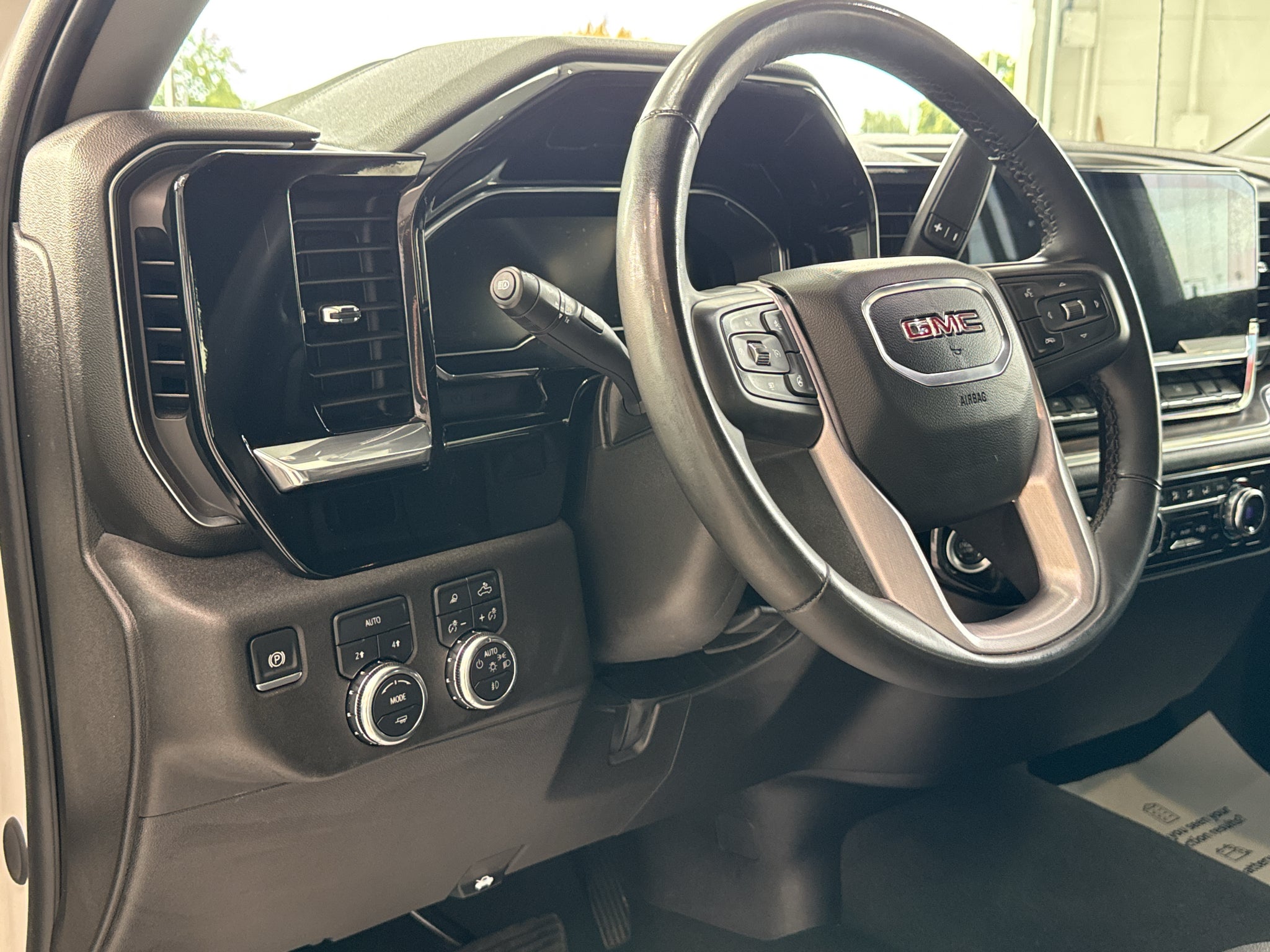 2025 GMC Sierra SLT