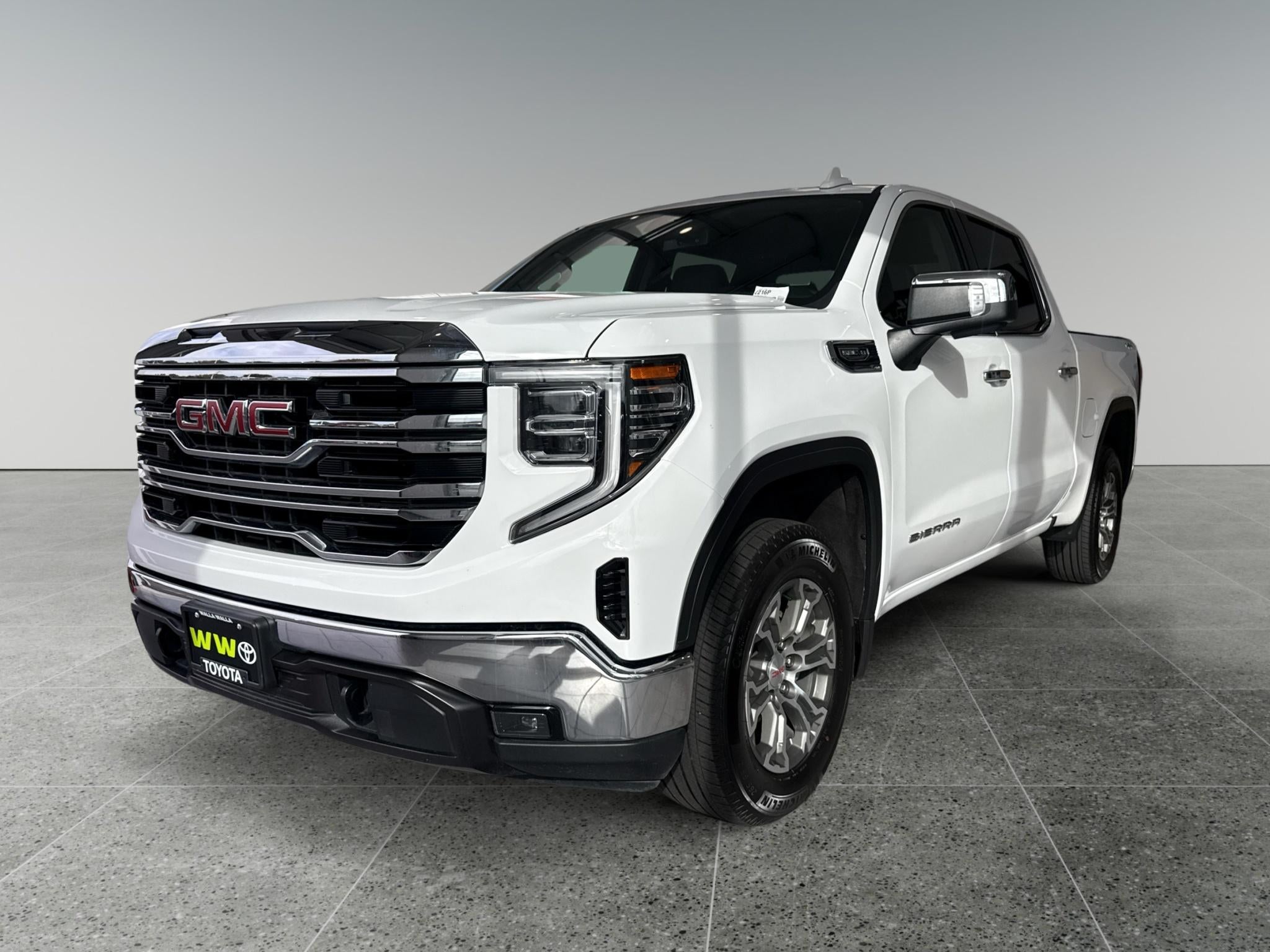 2025 GMC Sierra SLT