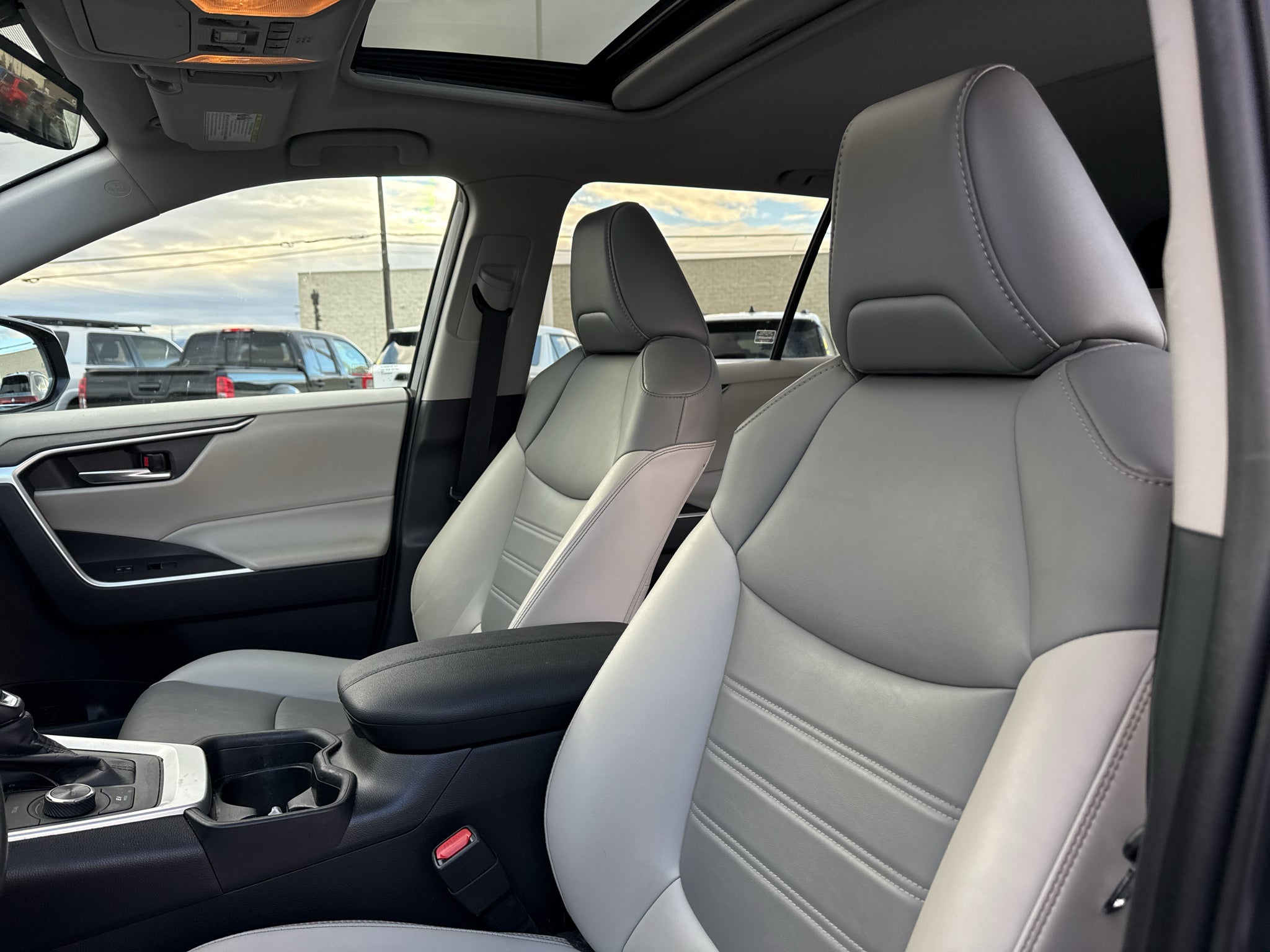 2021 Toyota RAV4 Hybrid XLE Premium