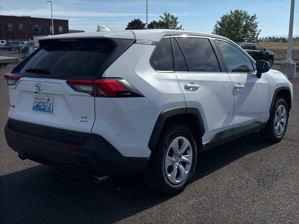 2025 Toyota RAV4 LE