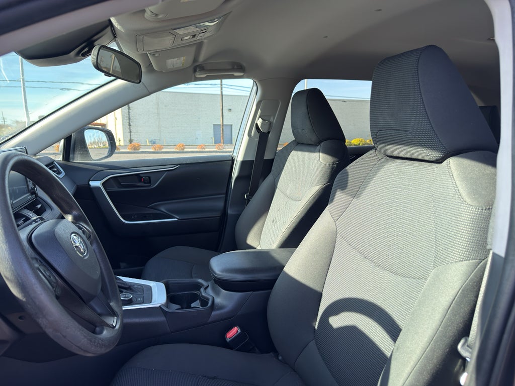 2020 Toyota RAV4 Hybrid LE