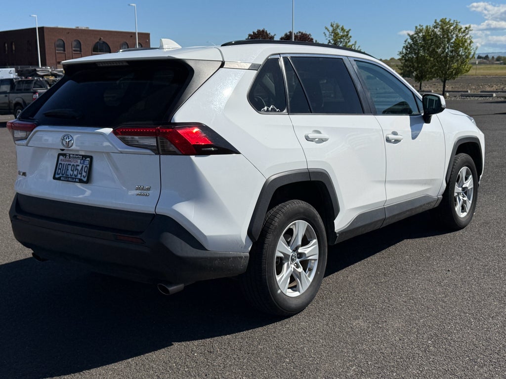 2020 Toyota RAV4 XLE