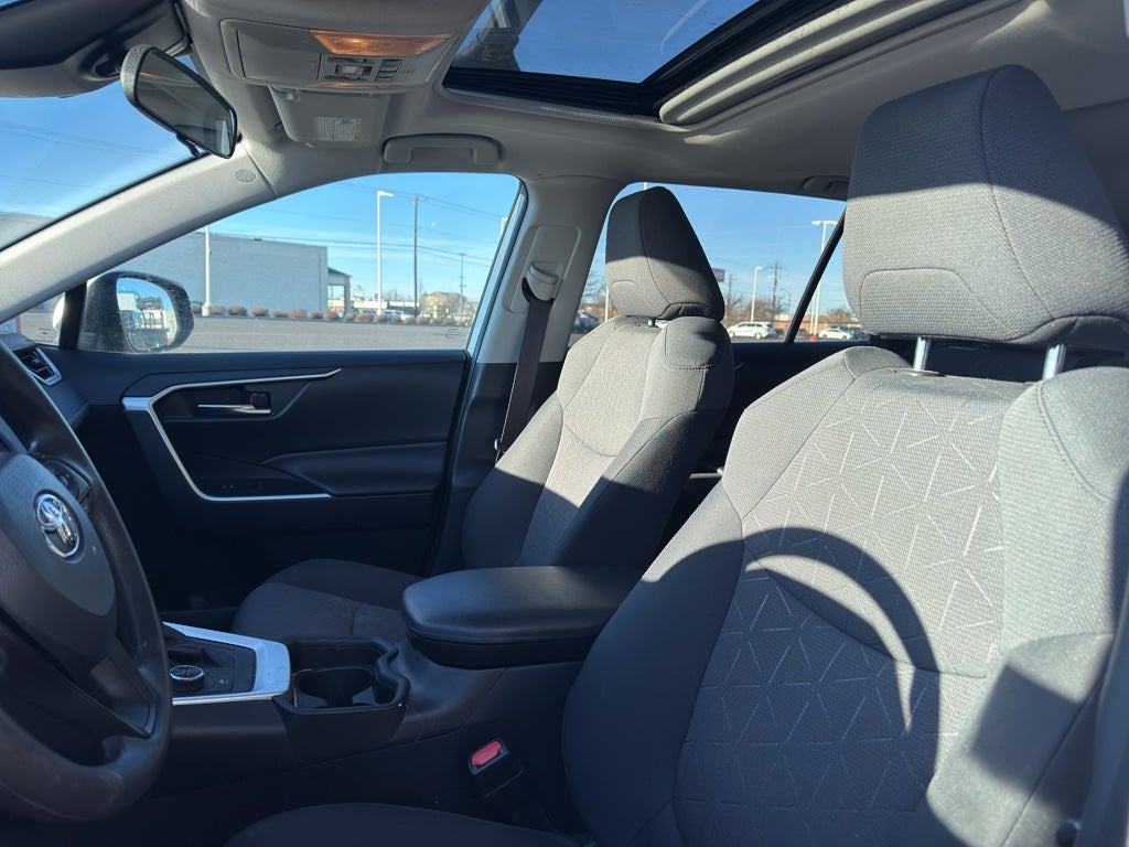 2019 Toyota RAV4 Hybrid XLE