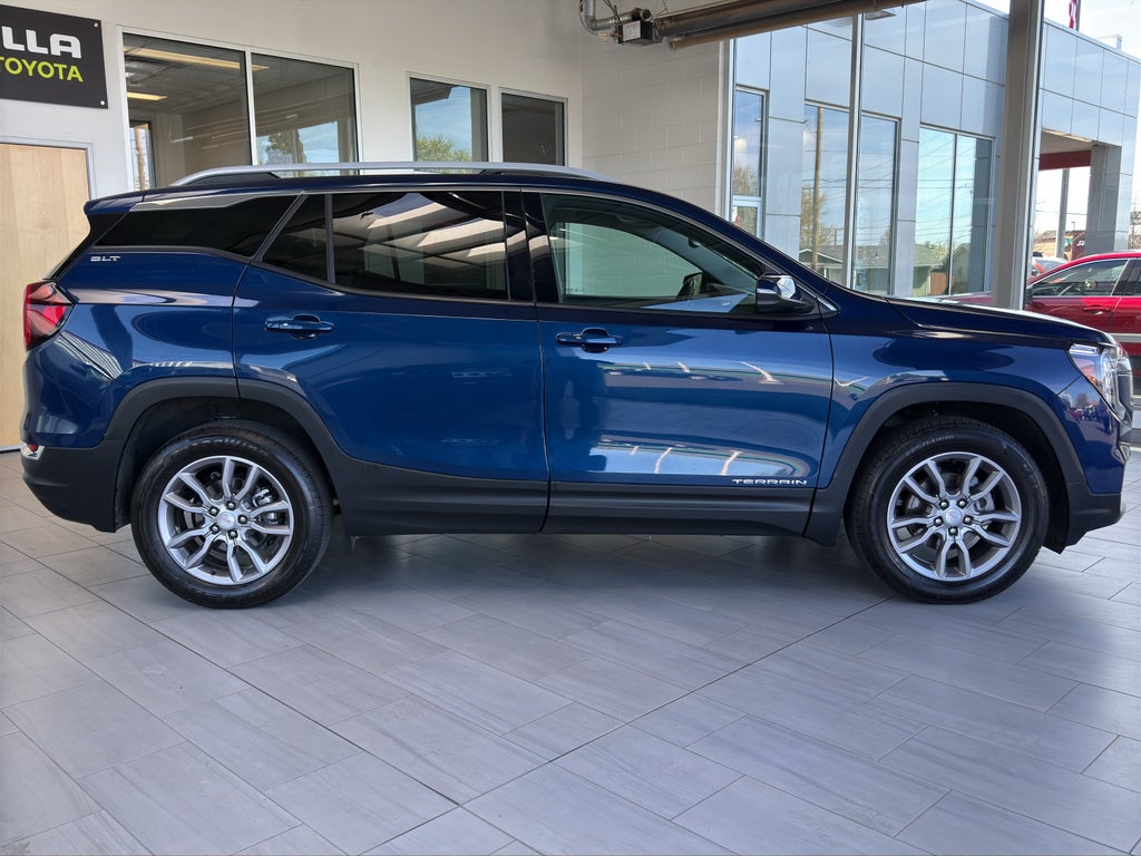 2023 GMC Terrain SLT