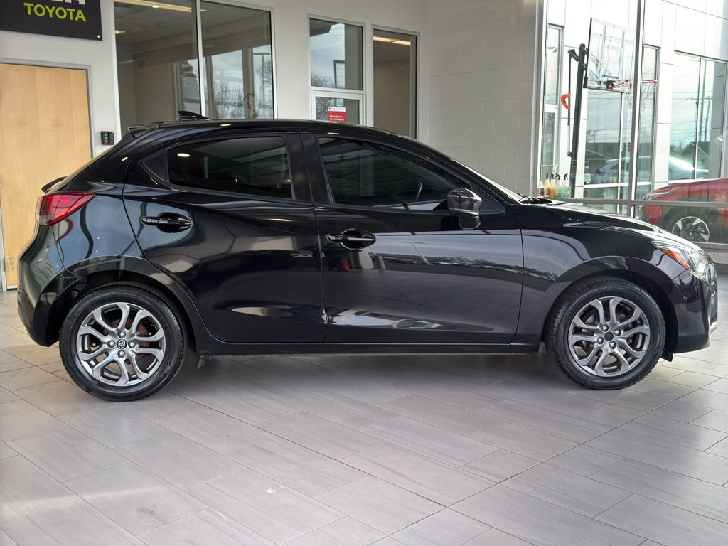 2020 Toyota Yaris XLE