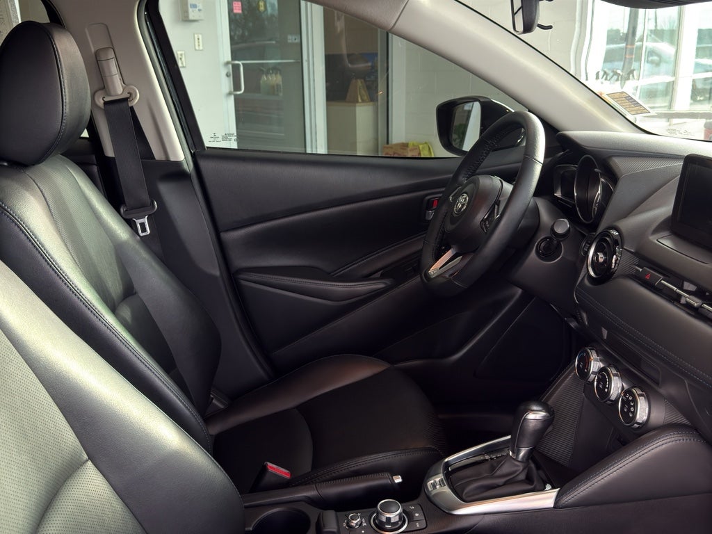 2020 Toyota Yaris XLE