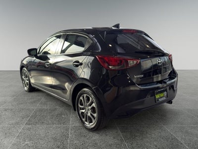 2020 Toyota Yaris XLE