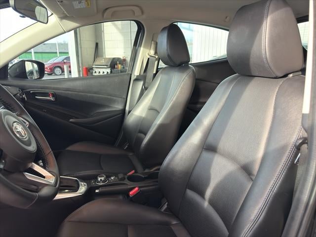 2020 Toyota Yaris XLE