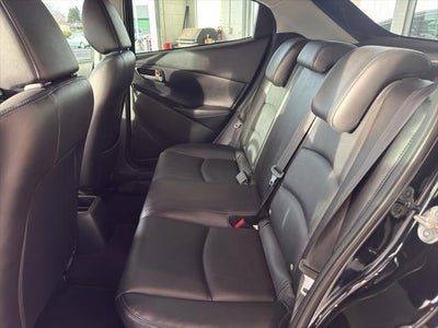 2020 Toyota Yaris XLE