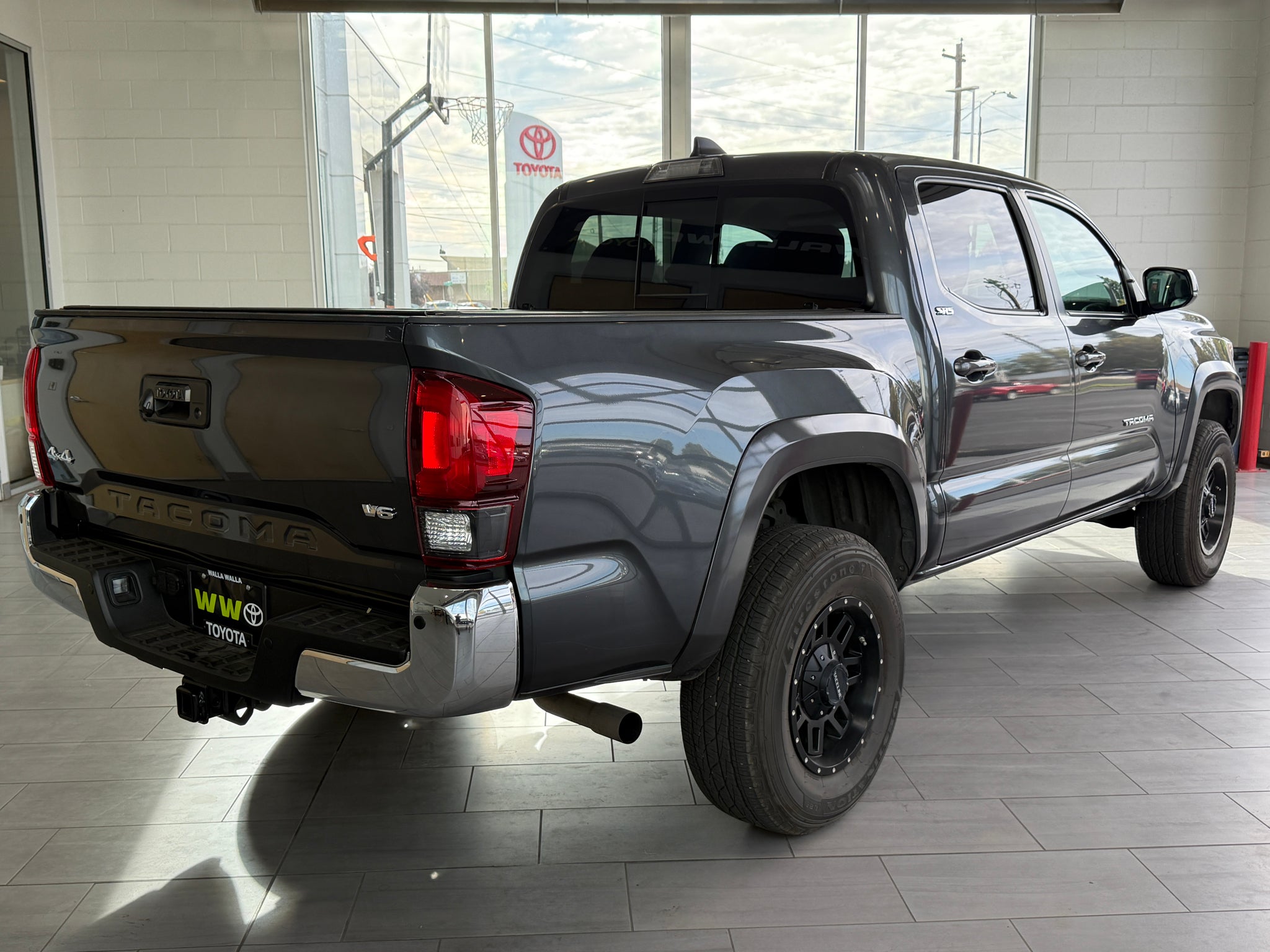 2022 Toyota Tacoma SR5