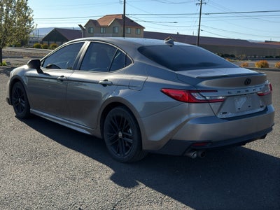 2025 Toyota Camry Hybrid SE