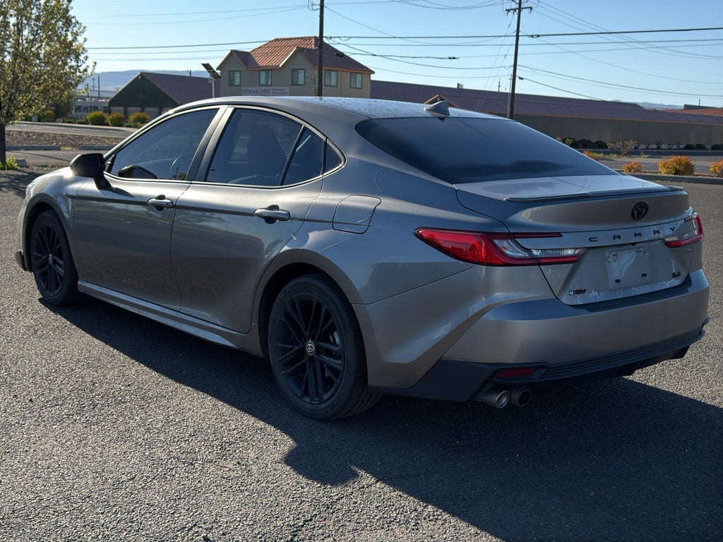 2025 Toyota Camry Hybrid SE