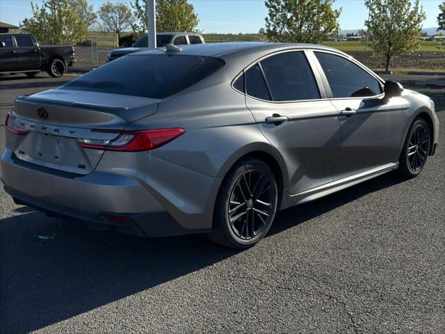 2025 Toyota Camry Hybrid SE