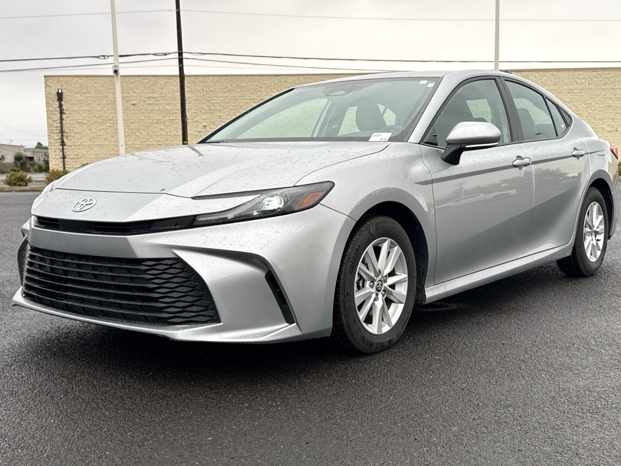 2025 Toyota Camry Hybrid LE