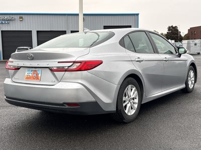 2025 Toyota Camry Hybrid LE