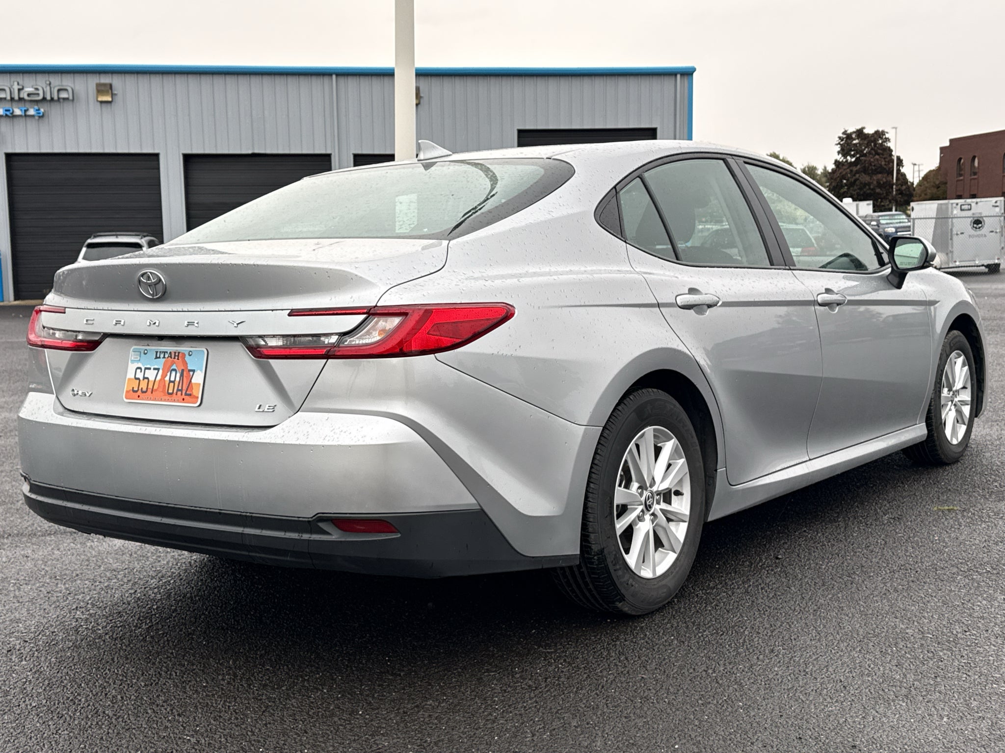 2025 Toyota Camry Hybrid LE